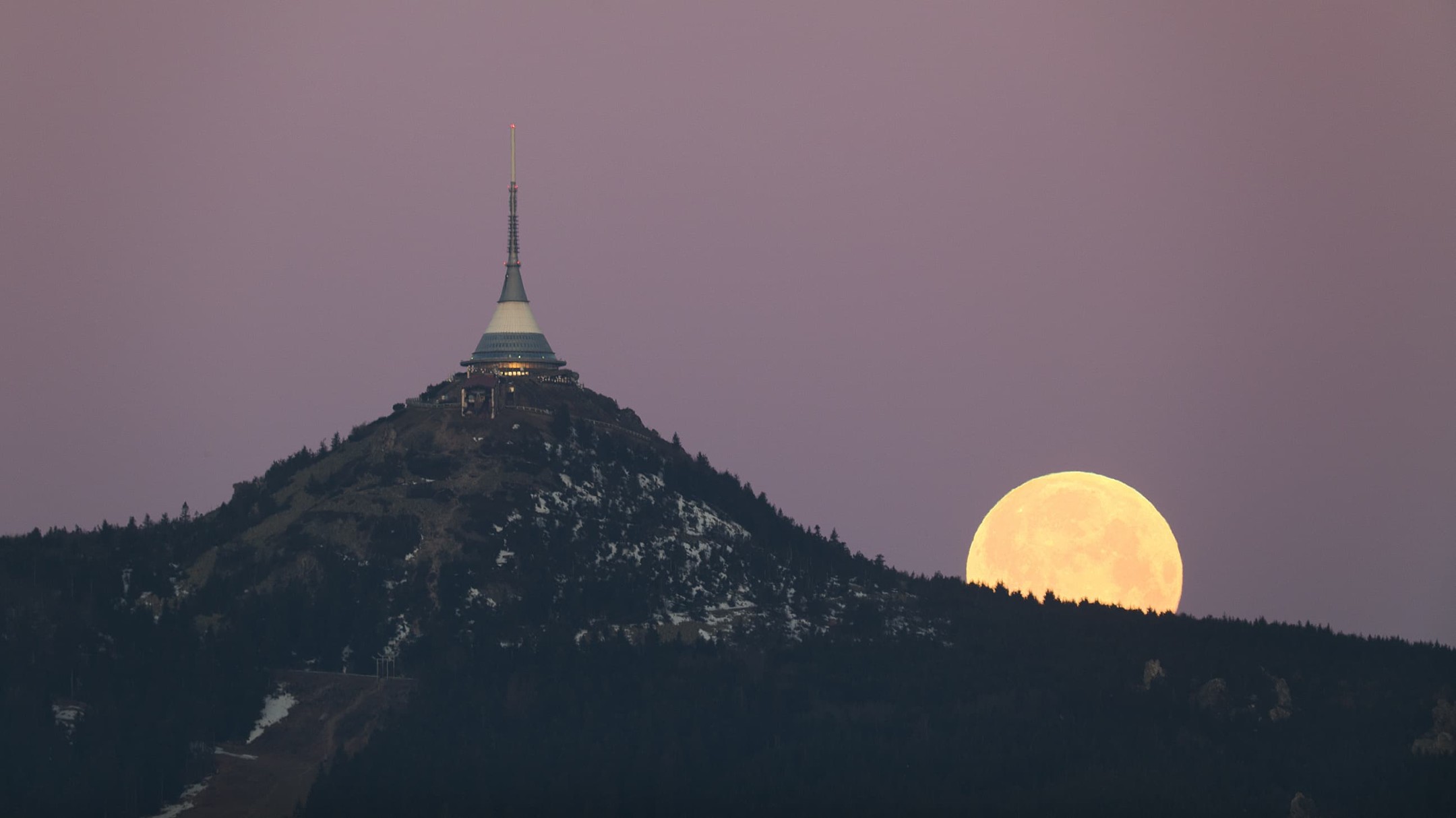 Měsíc, západ - Ještěd